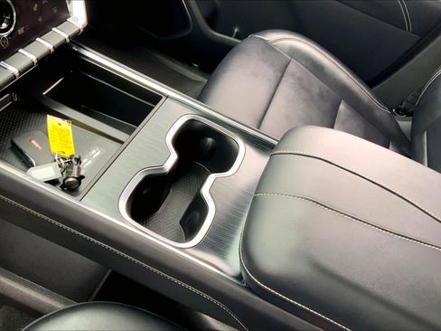 Used 2024 GMC Acadia Elevation w/ Luxury Package image 17