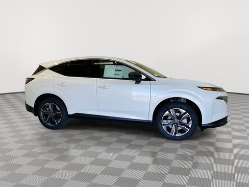Certified 2025 Nissan Murano SV image 13