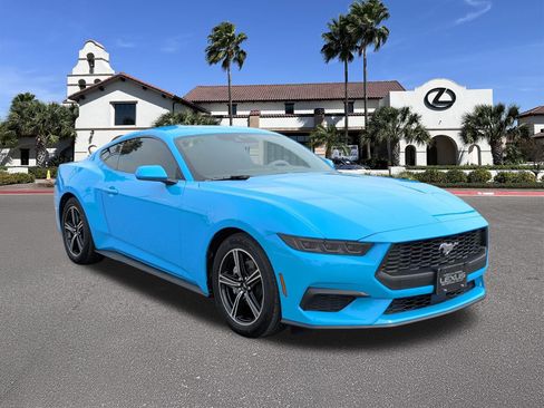 Used 2025 Ford Mustang Coupe RWD image 1
