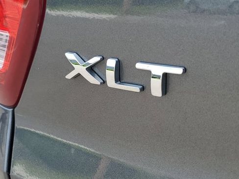 Used 2016 Ford Explorer XLT w/ Equipment Group 202A FWD image 11