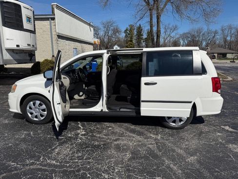 Used 2013 Dodge Grand Caravan American Value Package image 14
