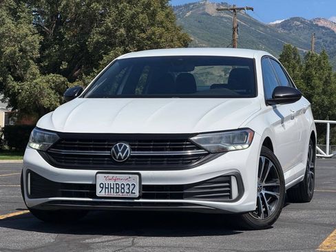 Used 2023 Volkswagen Jetta Sport FWD image 1