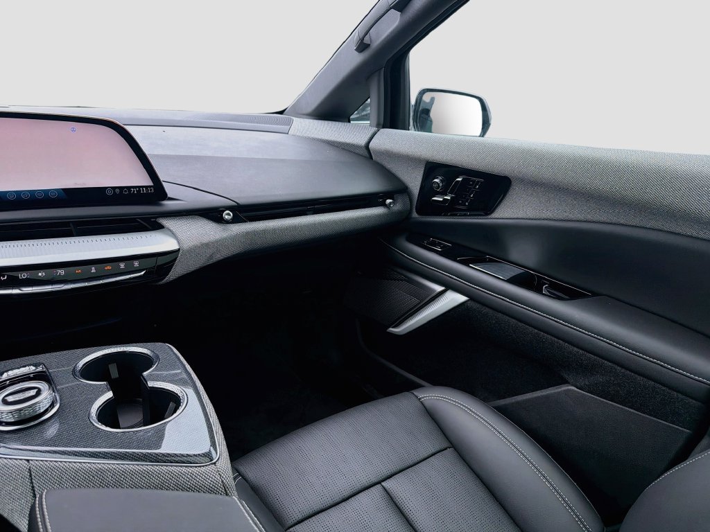 Certified 2025 Cadillac Optiq Luxury 2 AWD/4WD image 25