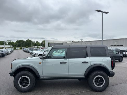 Certified 2024 Ford Bronco Badlands AWD/4WD image 8