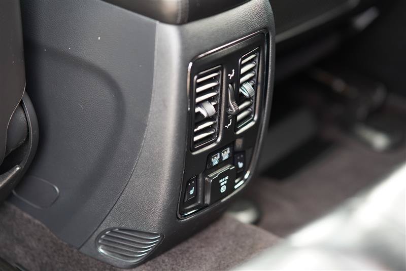 Used 2018 Jeep Grand Cherokee Limited AWD/4WD image 64