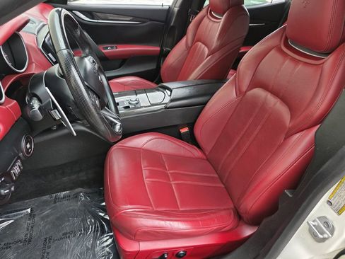 Used 2018 Maserati Ghibli S GranSport image 11