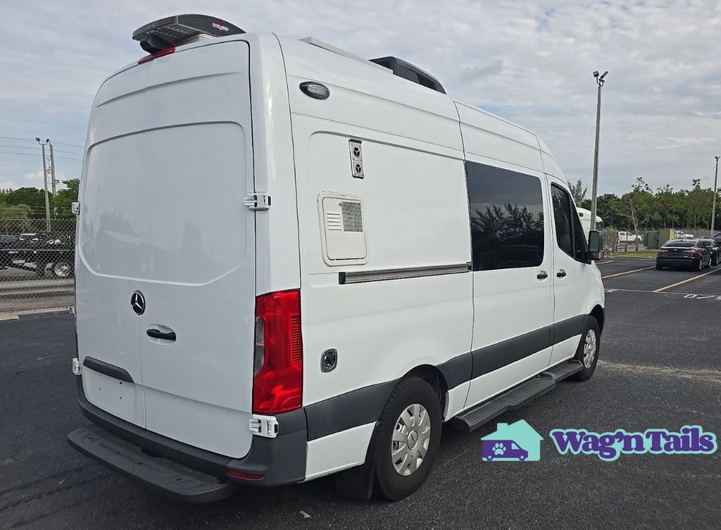 Used 2024 Mercedes-Benz Sprinter 2500 w/ Acoustic Package image 4