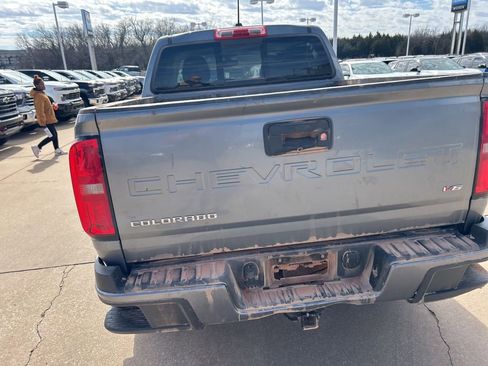 Used 2022 Chevrolet Colorado LT w/ LT Convenience Package image 4