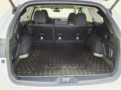 Used 2025 Subaru Outback Premium AWD/4WD image 8