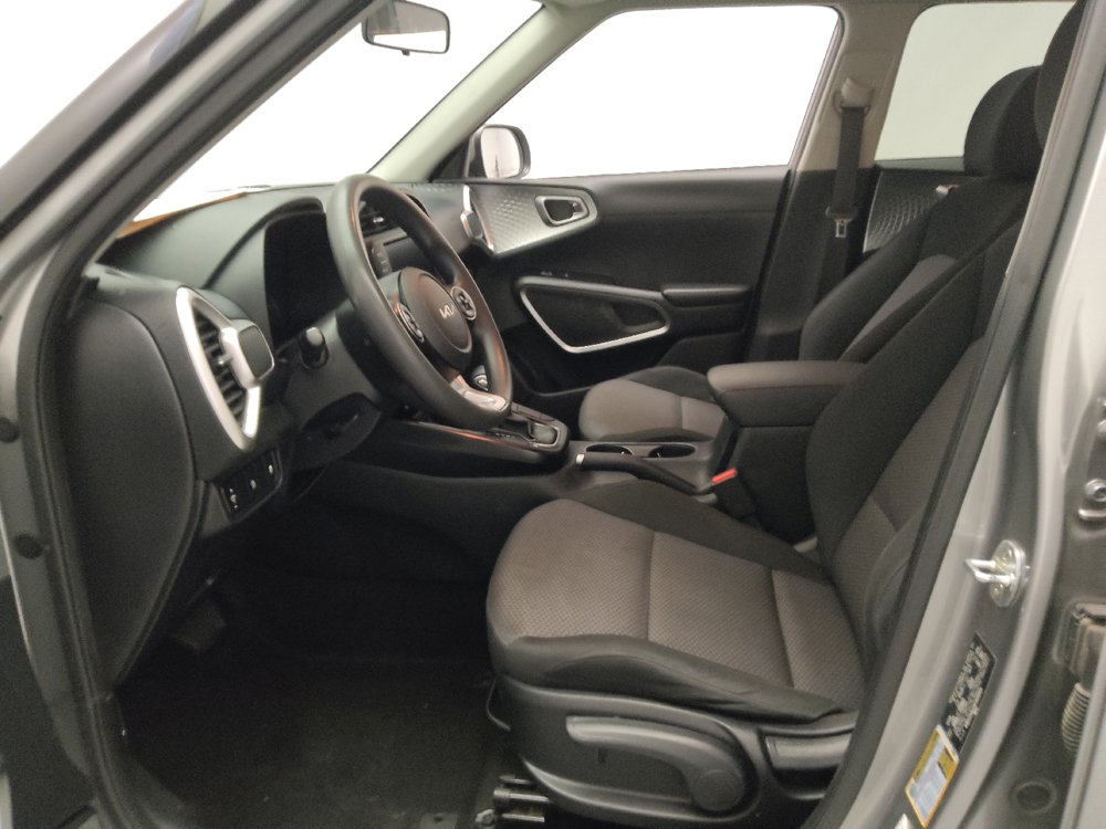 Used 2022 Kia Soul LX FWD image 17