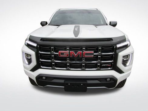 Used 2025 GMC Canyon AT4 w/ Technology Plus Package image 4