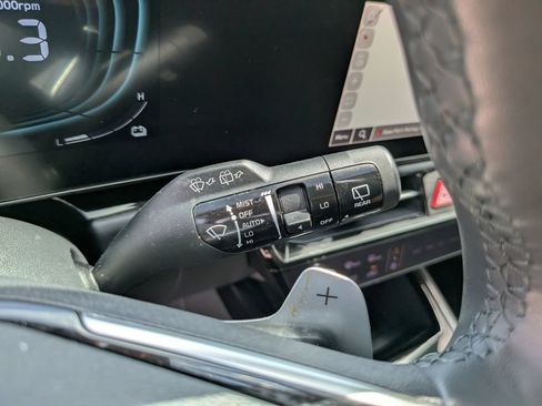 Certified 2024 Kia Niro FWD image 34