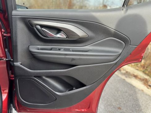 Used 2024 GMC Terrain SLE image 15