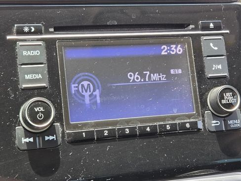 Used 2018 Honda Fit LX image 25