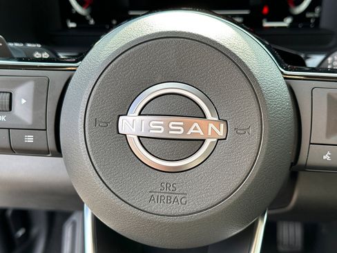 New 2025 Nissan Pathfinder Platinum image 26