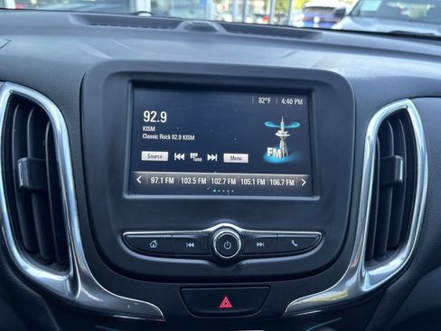 Used 2018 Chevrolet Equinox LT FWD image 19