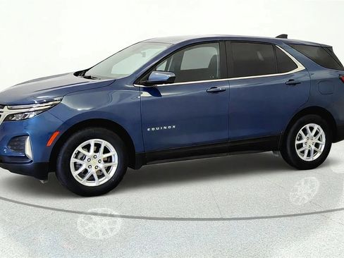 Used 2024 Chevrolet Equinox LT FWD image 3