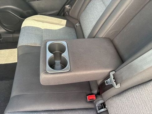 Used 2023 Nissan Rogue SV FWD image 31