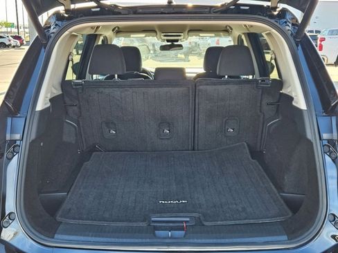 Used 2025 Nissan Rogue SV image 6