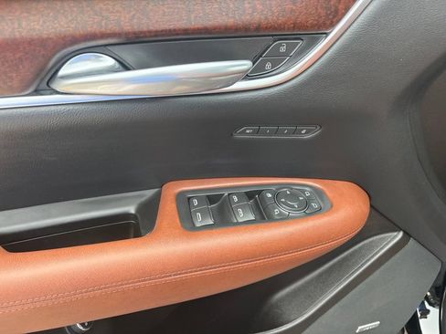 Used 2021 Cadillac XT5 Premium Luxury FWD image 11