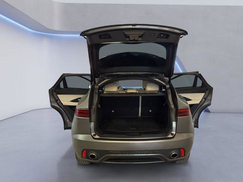 Used 2019 Jaguar E-PACE R-Dynamic S image 12