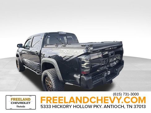 Used 2018 Toyota Tacoma TRD Off-Road image 4