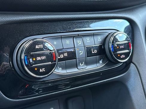 Used 2023 Buick Encore GX Select w/ Sport Touring Package image 28