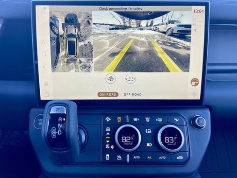 New 2026 Land Rover Defender 130 X-Dynamic SE image 28