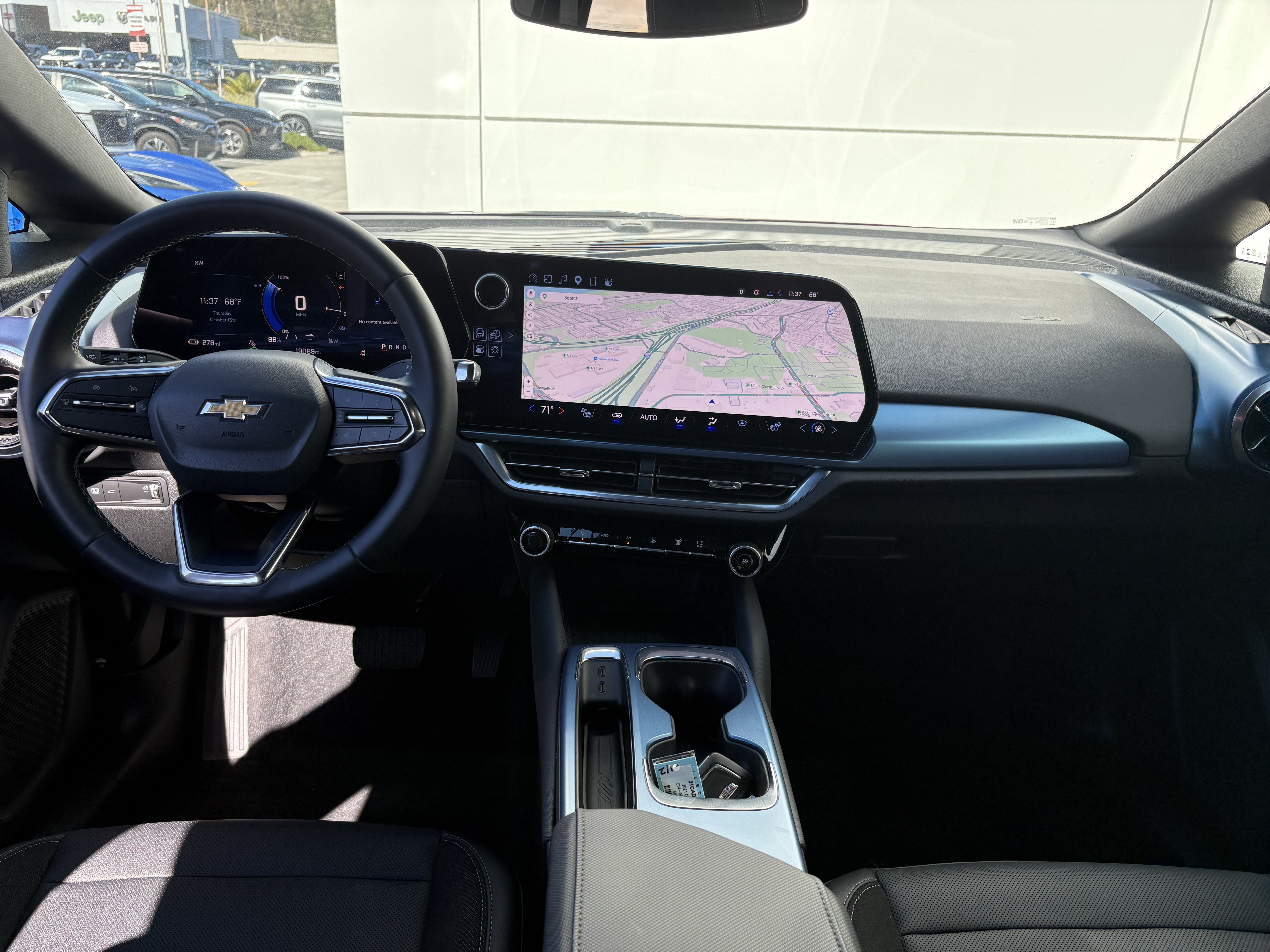 Used 2024 Chevrolet Equinox EV LT FWD image 18