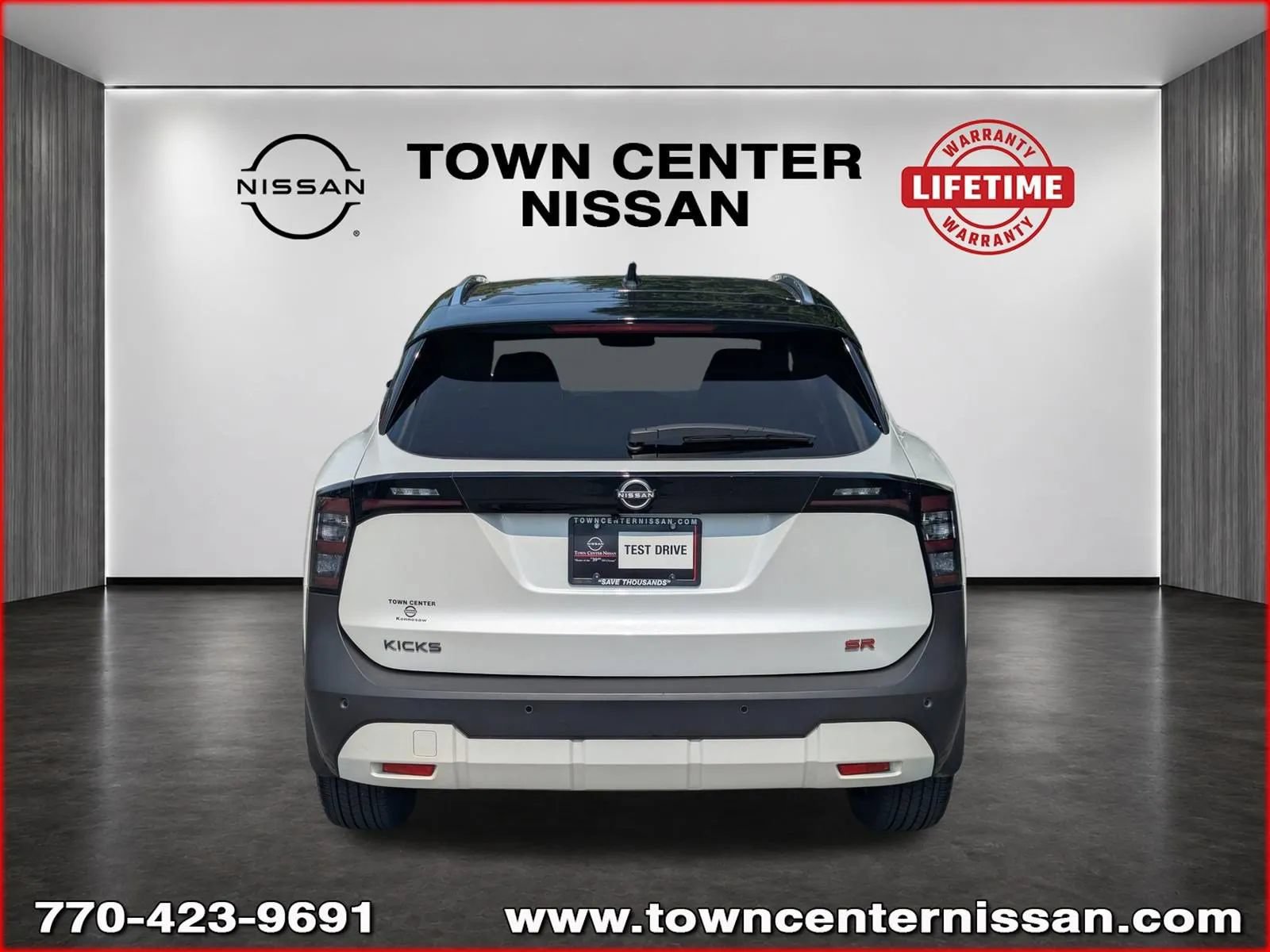 Certified 2025 Nissan Kicks SR w/ SR Premium Package FWD image 6