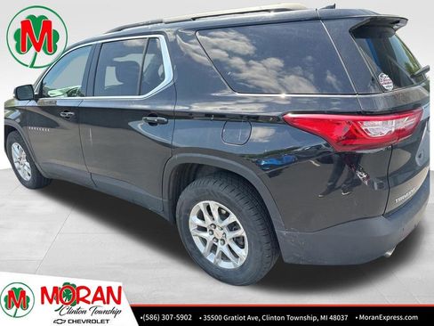 Certified 2021 Chevrolet Traverse LT FWD image 1