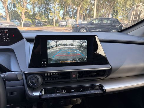 Used 2025 Toyota Prius LE image 17