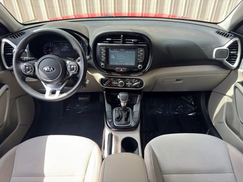 Used 2020 Kia Soul LX FWD image 11