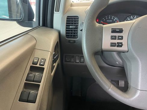 Certified 2020 Nissan Frontier SV w/ Midnight Edition Floor Mats image 10