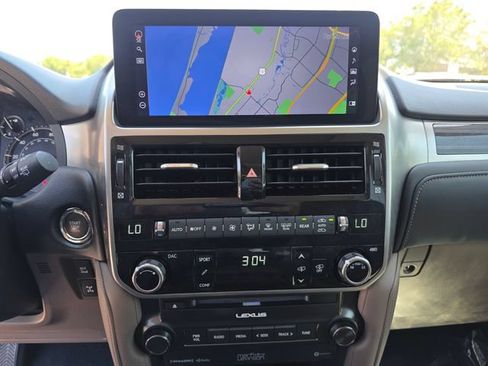 Used 2023 Lexus GX 460 Luxury w/ Sport Design Package AWD/4WD image 27