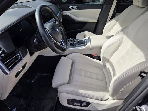 Used 2022 BMW X5 xDrive45e image 11