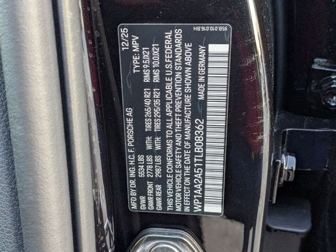 New 2026 Porsche Macan image 30