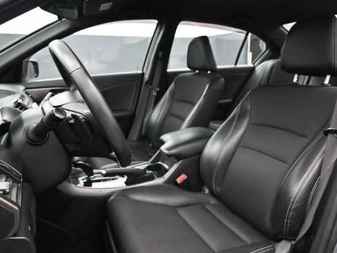 Used 2017 Honda Accord Sport image 14