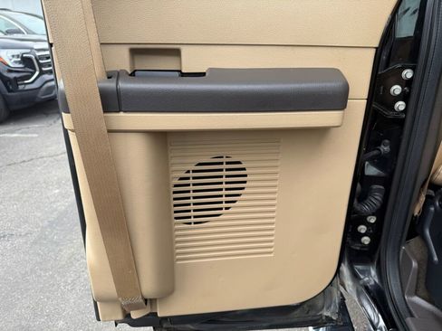 Used 2016 Ford F350 Lariat w/ Chrome Package image 24