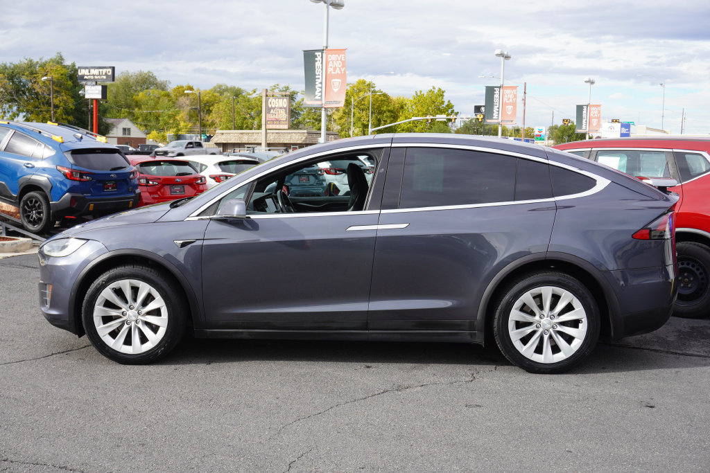 Used 2018 Tesla Model X 75D AWD/4WD image 16