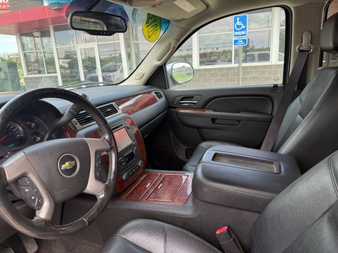Used 2013 Chevrolet Avalanche LTZ AWD/4WD image 13