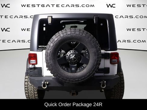 Used 2017 Jeep Wrangler Unlimited Rubicon w/ Connectivity Group AWD/4WD image 4