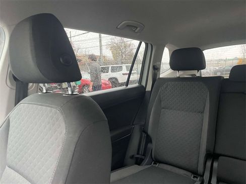 Used 2022 Volkswagen Taos SE image 31