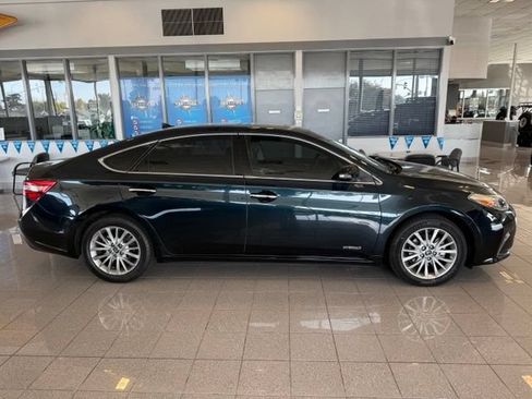 Used 2016 Toyota Avalon Limited w/ Toyota Safety Sense Package FWD image 5