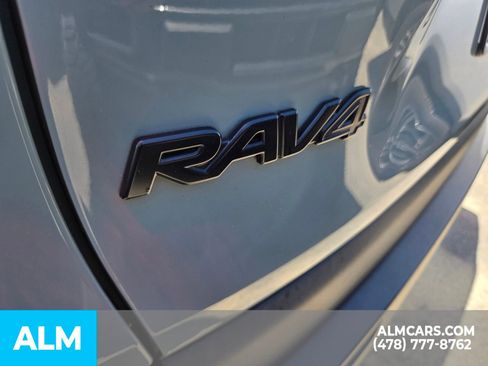 Used 2022 Toyota RAV4 XLE w/ Convenience Package FWD image 23