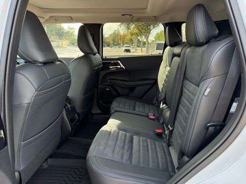 New 2026 Mitsubishi Outlander AWD image 15