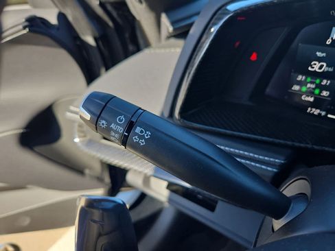 Used 2023 Chevrolet Corvette Stingray Coupe w/ Z51 Performance Package image 21