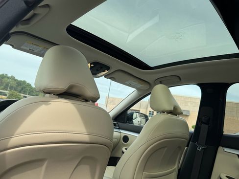 Used 2020 INFINITI QX50 Essential w/ Convenience Package image 29