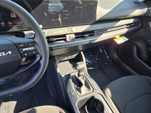 New 2026 Kia K4 LXS image 18
