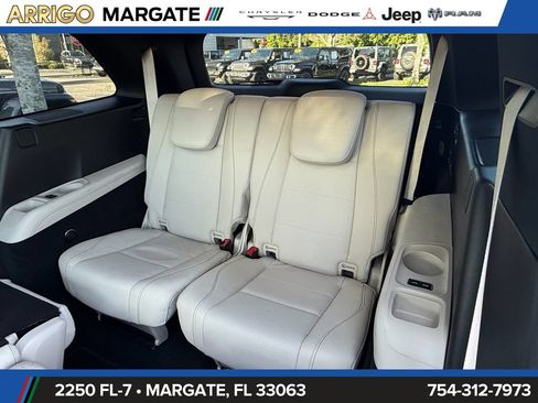 Used 2025 Mercedes-Benz GLS 450 4MATIC image 11